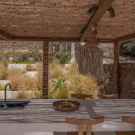Artoikia Luxury Villas, By Hellocrete Saktouria