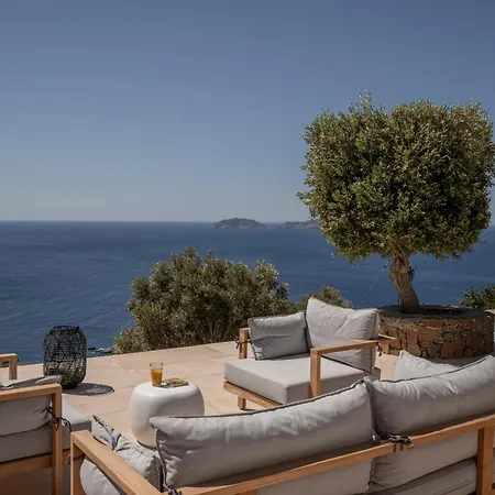 Artoikia Luxury Villas, By Hellocrete *