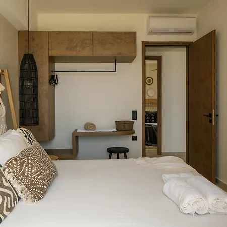 Artoikia Luxury Villas, By Hellocrete